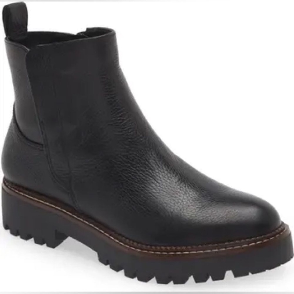 Nordstrom’s Miller 2 Water Resistant Black Leather Lug Sole Ankle Boot 5.5